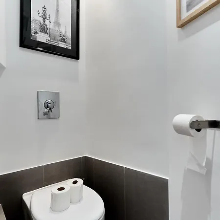 Tour Eiffel By Prestige Apartment